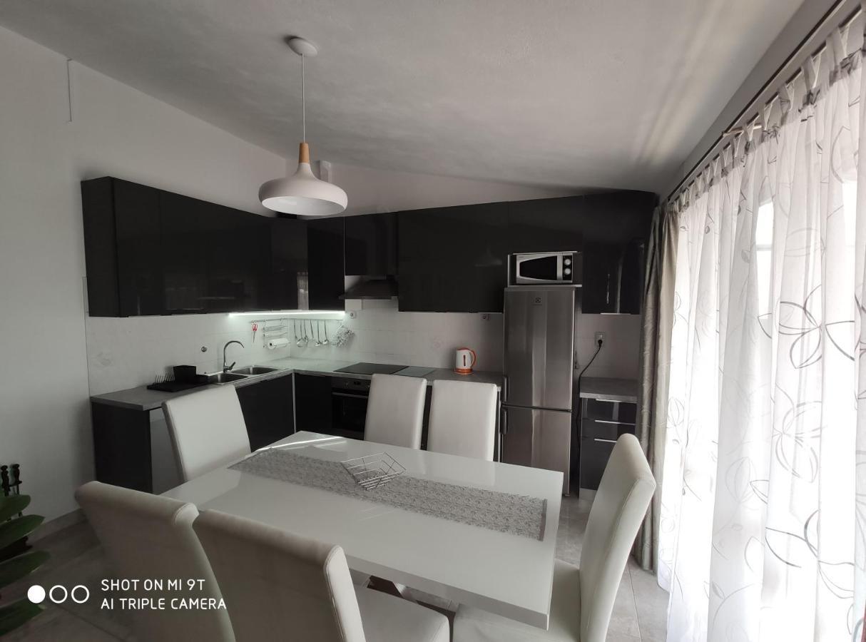 Apartment Burich Макарска Экстерьер фото