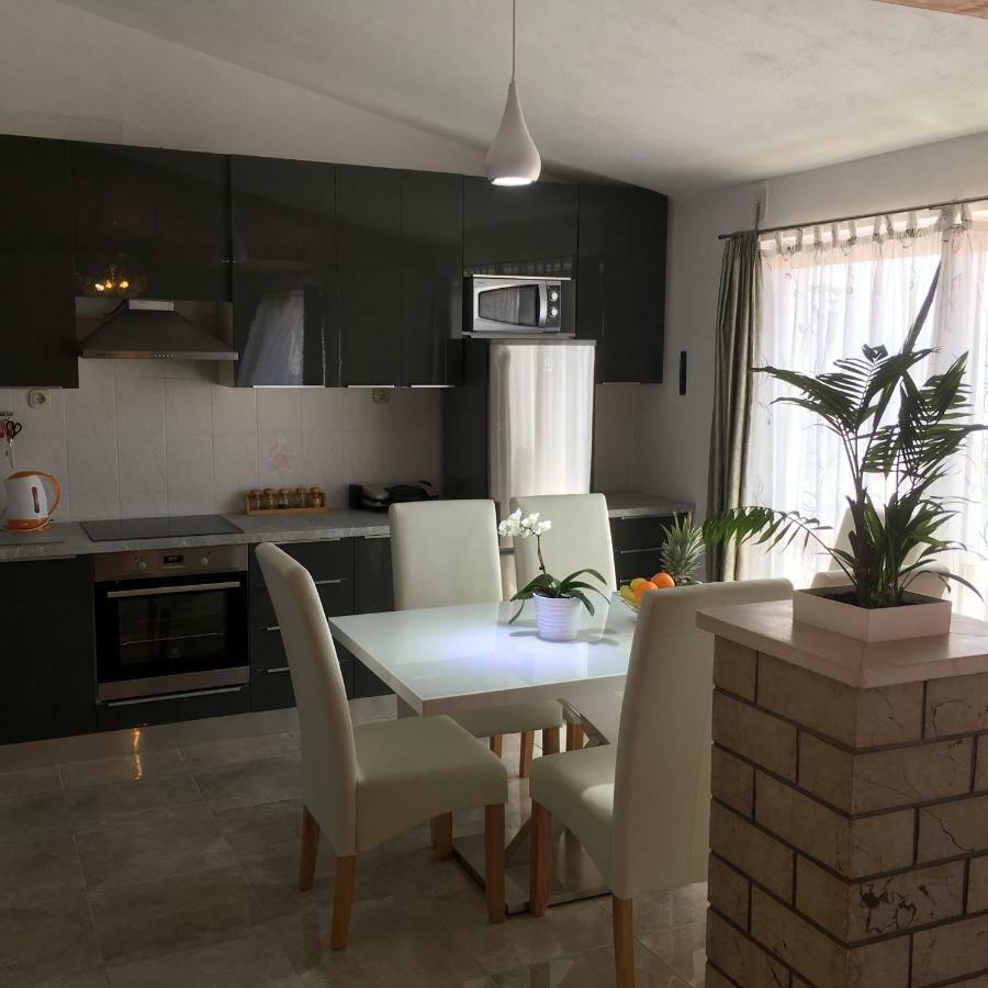 Apartment Burich Макарска Экстерьер фото